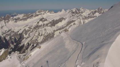 Szwajcaria - Widok na szczyt - Titlis na granicy k