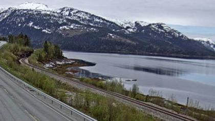 Norwegia - Nordland, Widok na drogę - E6 oraz fjor