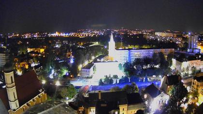 Opole, widok z ratusza na miasto, w tle widoczna W