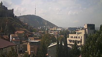 Tbilisi, Gruzja - Widok z hotelu - GvinoMinda na m