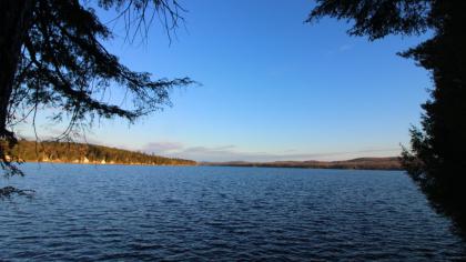 Maine, USA - Widok na jezioro - Sebec Lake