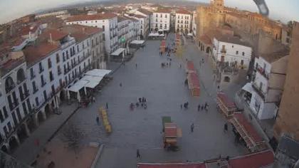 Cáceres, Estremadura, Hiszpania - Widok na place -