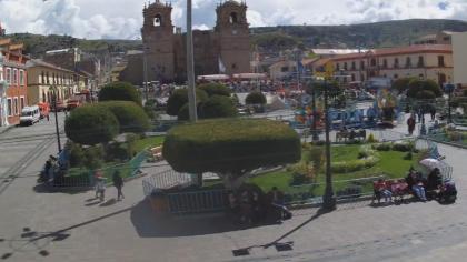 Puno, Peru - Widok na plac - Plaza Mayor oraz Bazy